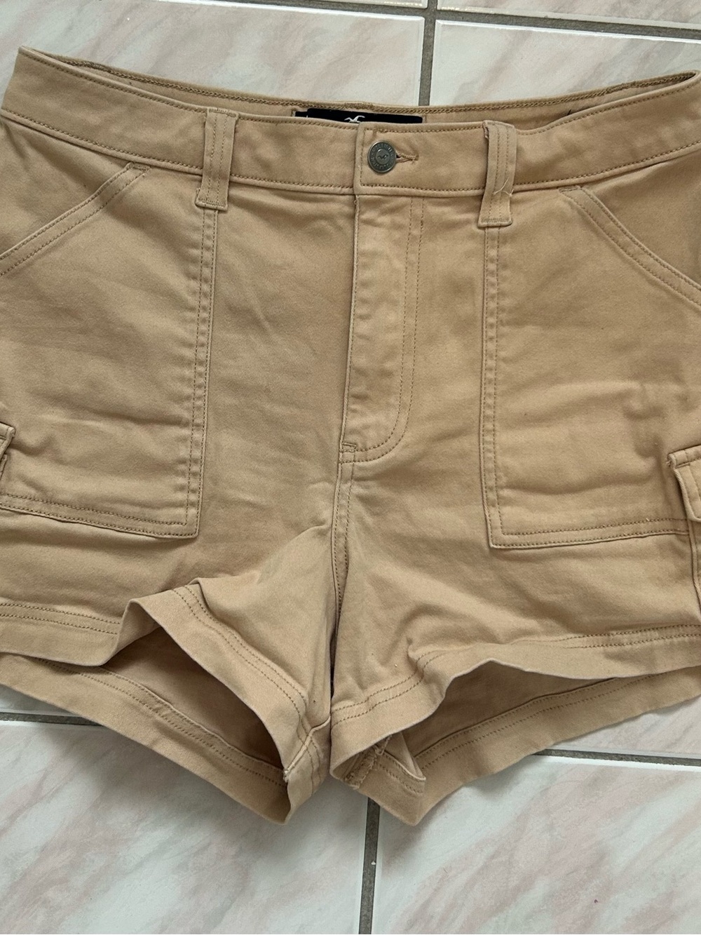 Hollister Tan Cargo Shorts with Front Patch Pockets